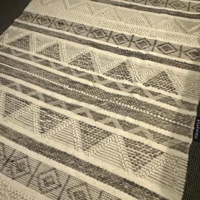 Safavieh neutral rug