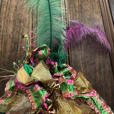 Mardi Gras Decor Lot – Clown & Feathered Wreaths