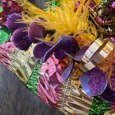 Mardi Gras Decor Lot – Clown & Feathered Wreaths
