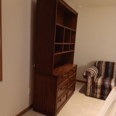DREXEL SHELVING UNIT WITH 6 DRAWERS