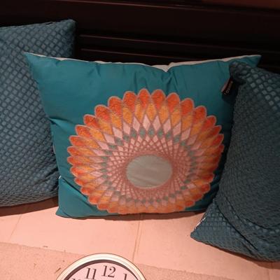 THROW PILLOWS, PAIR OF SYROCO ABSTRACT WALL HANGINGS AND MORE