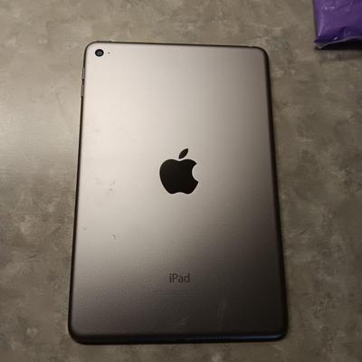 8" APPLE iPad