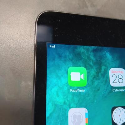 8" APPLE iPad