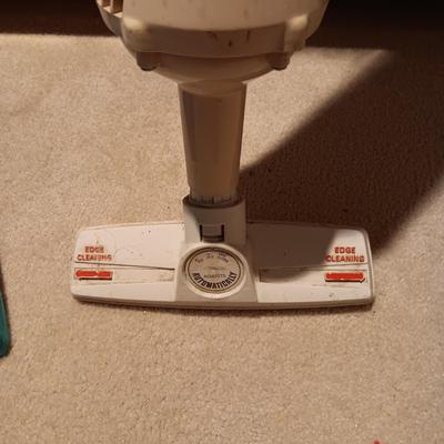 DIRT DEVIL CARPET SPOT SCRUBBER AND REGINA 3 ELECTRIKBROOM