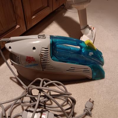 DIRT DEVIL CARPET SPOT SCRUBBER AND REGINA 3 ELECTRIKBROOM