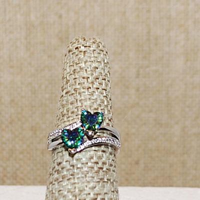Size 6 Double Iridescent HEARTS Ring with Clear Stones Sides on an Overlap Silver Tone Band (3.2g)