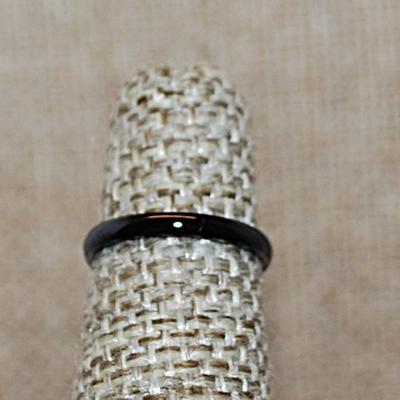 Size 5 BLACK Titanium Stainless Steel No Stones Ring on an All Black Band (1.0g)