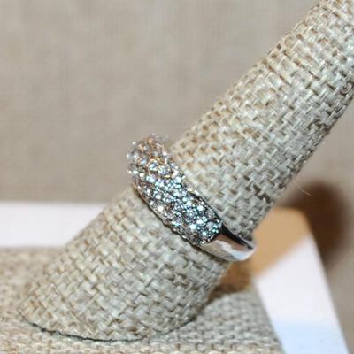 Size 5 Curved Setting Ring with "Waves" of Small Accent Stones on a Silver Tone Band (3.3g)