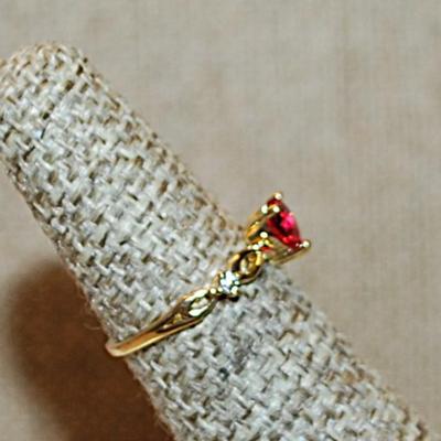 Size 5 Delicate RED HEART Ring with Loops and Single Clear Stone Accents on a Gold Tone Band (1.1g)