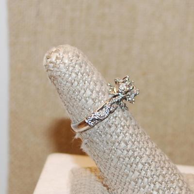 Size 6 Brilliant Flower Bouquet Wedding/Engagement Style Ring on a Silver Tone Band (3.4g)