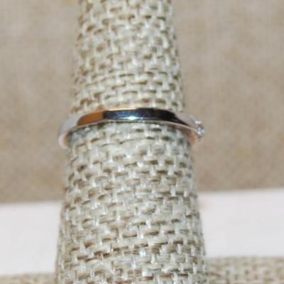 Size 6 Delicate Half Infinity Ring with Single Row of Clear Stones & INSIDE Rose Gold Silver Tone Band (1.7g)