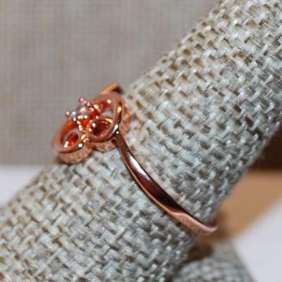 Size 7¼ Marked .925 Rose Gold Side HEART Style & Single Main Stone on a Rose Gold Band (2.2g)