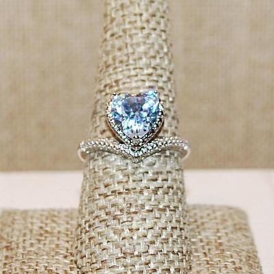 Size 8 Marked .925 Large Clear HEART Shaped Stone Ring on a Silver Band and Accents (3.5g)