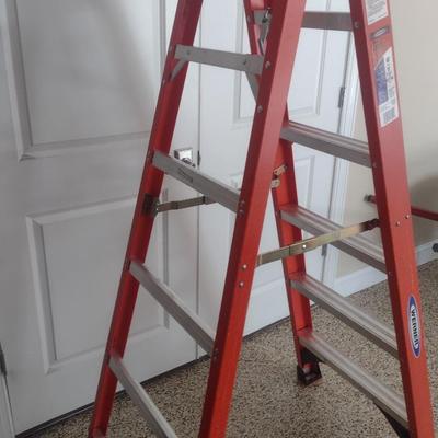 Werner Heavy Duty 300lb Capacity Fiberglass Ladder