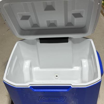 Like new Coleman cooler