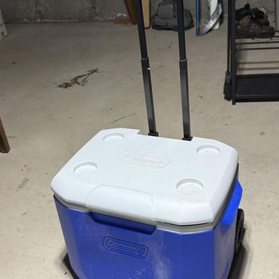 Like new Coleman cooler