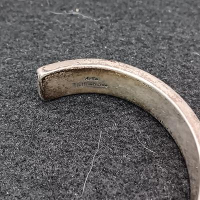 2 STERLING SILVER CUFF BRACELETS (1 IS SIGNED ARTIE YELLOWHORSE) 81.32g