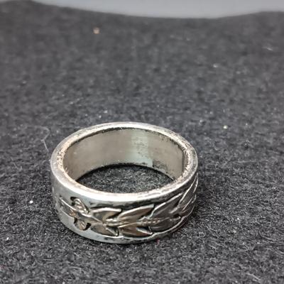 STERLING SILVER RING SIZE 7 1/2 WEIGHT 8.90g