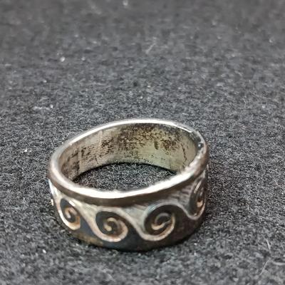 STERLING SILVER RING 7.97g SIZE 8
