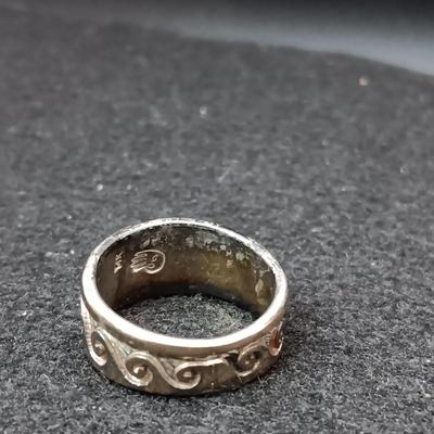 STERLING SILVER RING 7.97g SIZE 8