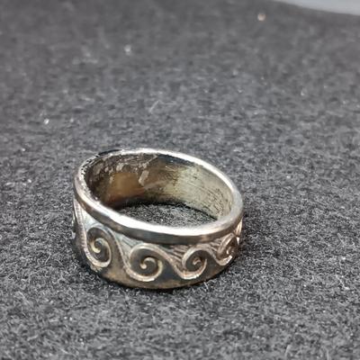 STERLING SILVER RING 7.97g SIZE 8