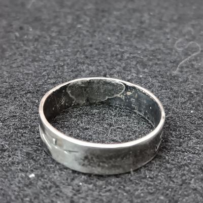 2 STERLING SILVER RINGS 11.96g SIZES 11 3/4 & 10 3/4