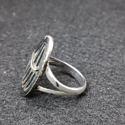 2 STERLING SILVER RINGS 8.77g SIZES 8 & 7 1/2