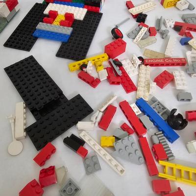 Collection of Lego Pieces & Figures (PB-JS)