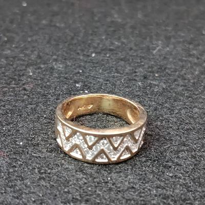 14K GOLD RING 4.56g SIZE 4/1/2