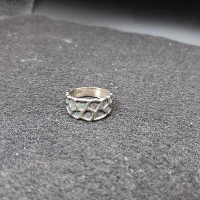 2 SIZE 5 STERLING SILVER RINGS 9.57g