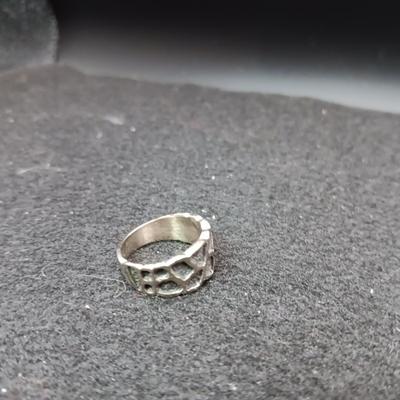2 SIZE 5 STERLING SILVER RINGS 9.57g