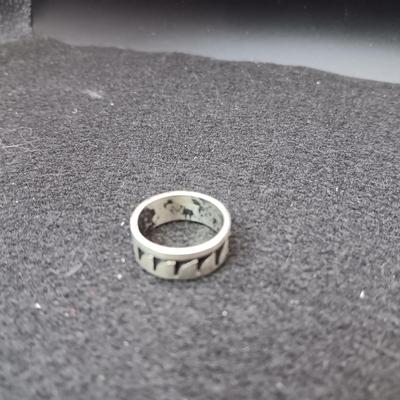 2 STERLING SILVER RINGS 10.55G SIZES 5 & 5 1/2