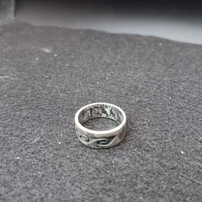 2 STERLING SILVER RINGS 10.55G SIZES 5 & 5 1/2