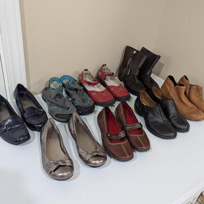 Assortment Of Women's Shoes Size 8 1/2 (SR)