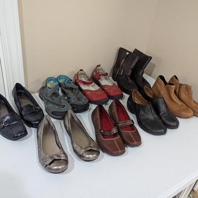 Assortment Of Women's Shoes Size 8 1/2 (SR)