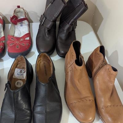 Assortment Of Women's Shoes Size 8 1/2 (SR)