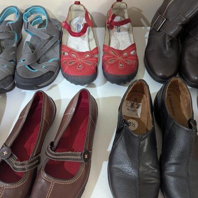Assortment Of Women's Shoes Size 8 1/2 (SR)