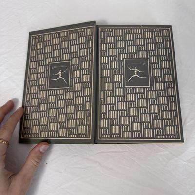 Henry David Thoreau, John Dos Passos, and More Books Published by The Modern Library (B1-DZ)