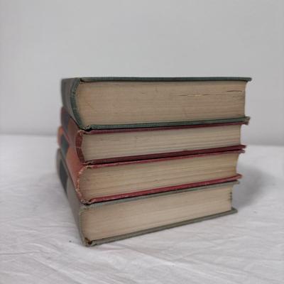 Henry David Thoreau, John Dos Passos, and More Books Published by The Modern Library (B1-DZ)