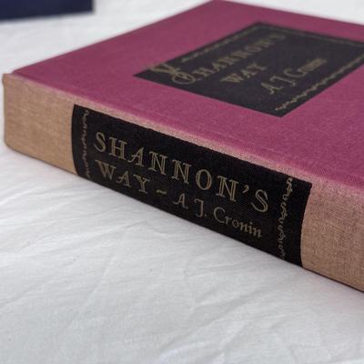 First Edition “Shakespeare” by Ivor Brown and Other Vintage Collectors Books (B1-DZ)
