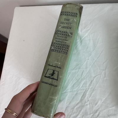 First Edition “Shakespeare” by Ivor Brown and Other Vintage Collectors Books (B1-DZ)