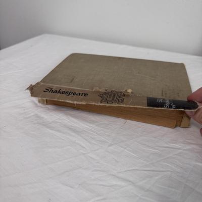 First Edition “Shakespeare” by Ivor Brown and Other Vintage Collectors Books (B1-DZ)