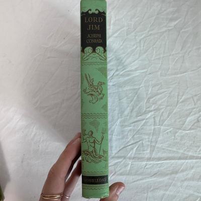 First Edition “Shakespeare” by Ivor Brown and Other Vintage Collectors Books (B1-DZ)