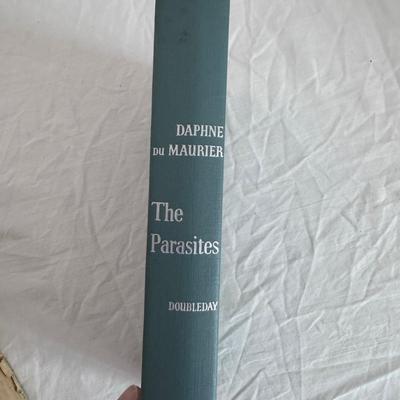 First Edition “Shakespeare” by Ivor Brown and Other Vintage Collectors Books (B1-DZ)