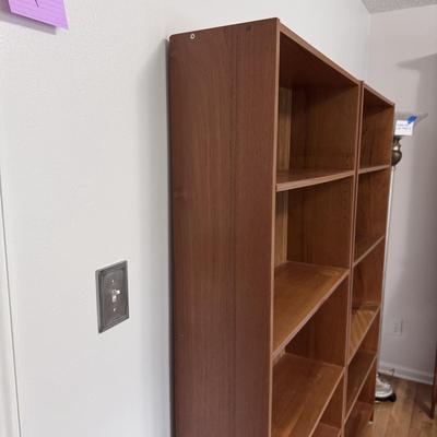 Two Wooden Bookshelves (B1-DZ)