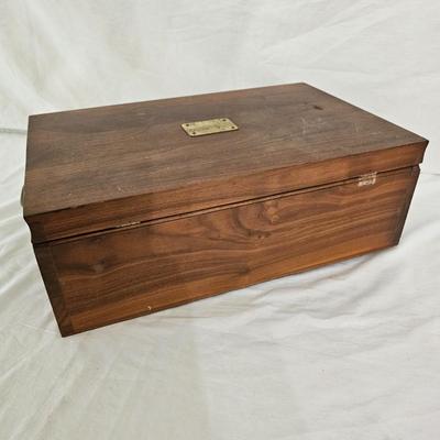 45 Piece WM Rogers 'Victorian Rose' Silverplate Flatware w/Case (DR-JS)