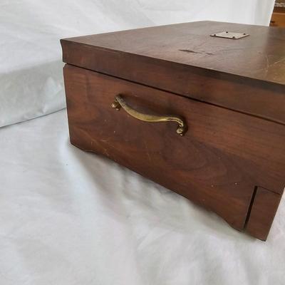 45 Piece WM Rogers 'Victorian Rose' Silverplate Flatware w/Case (DR-JS)