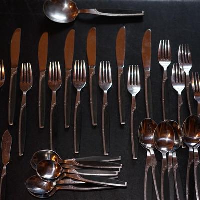 VINTAGE 1960'S MAR CREST EBONY ELEGANCE STAINLESS FLATWARE