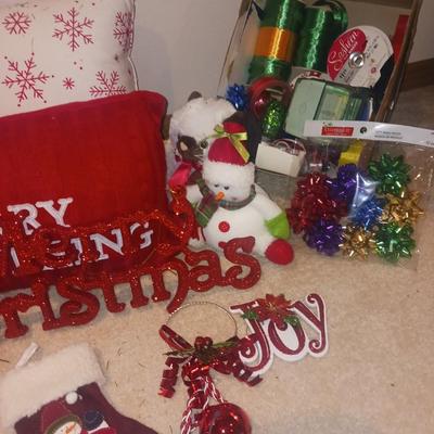 LARGE LOT OF CHRISTMAS DECORATIONS