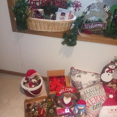 LARGE LOT OF CHRISTMAS DECORATIONS